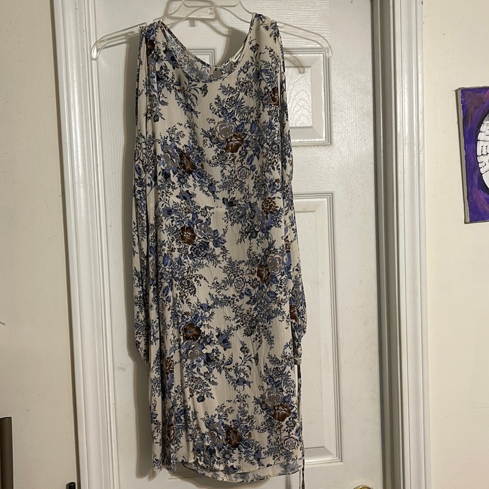 American eagle cold shoulder dress